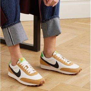 NWOT Nike Womens Daybreak 'Wheat'